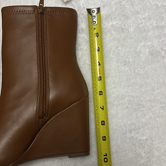 Women’s Jocelyn Ankle Boots - Picture 2 of 7